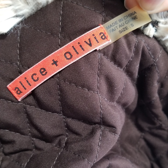 Alice + Olivia Tan White & Grey Marbled Faux Fur Open Vest Size Small - Picture 4 of 14